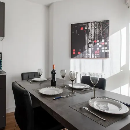 Sunny Flat With Balcony And Parking Very Close To Old City - Welkeys Apartment Vannes
