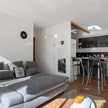 Apartment Sunny Flat With Balcony And Parking Very Close To Old City - Welkeys *