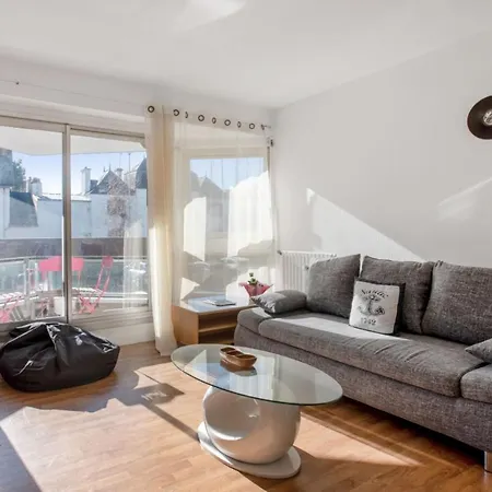 Sunny Flat With Balcony And Parking Very Close To Old City - Welkeys Apartment